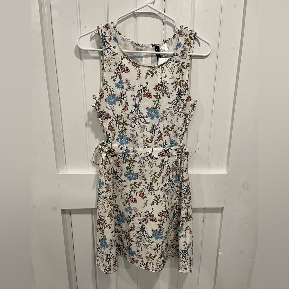 Floral print Divided dress size 4